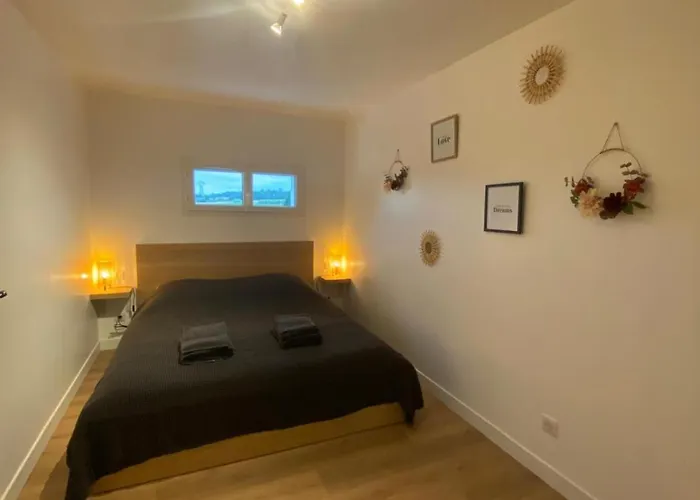 Gite Pour 8 P Avec Piscine Sur Domaine 3Ha Apartamento